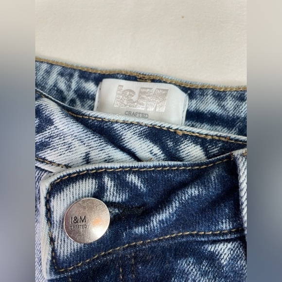 l&M Crafted Cross Over Mom Shorts High Waisted Denim Size Medium - Picture 3 of 9